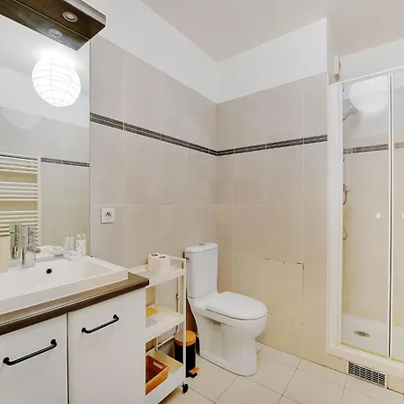 With Terrace 2p - * Courbevoie